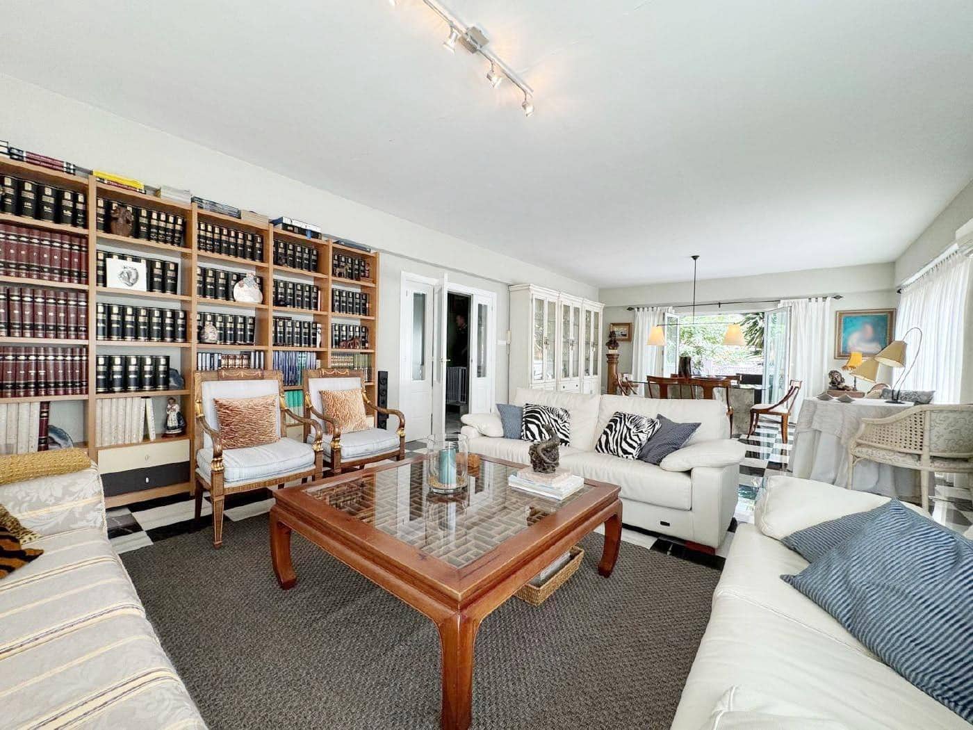 7 bedroom Villa for sale in Denia with pool garage - € 1,395,000 (Ref: 8627021)