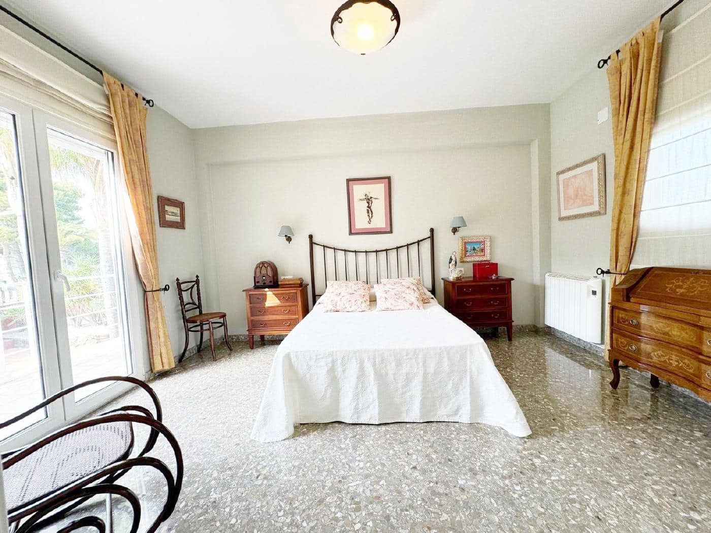 7 bedroom Villa for sale in Denia with pool garage - € 1,395,000 (Ref: 8627021)