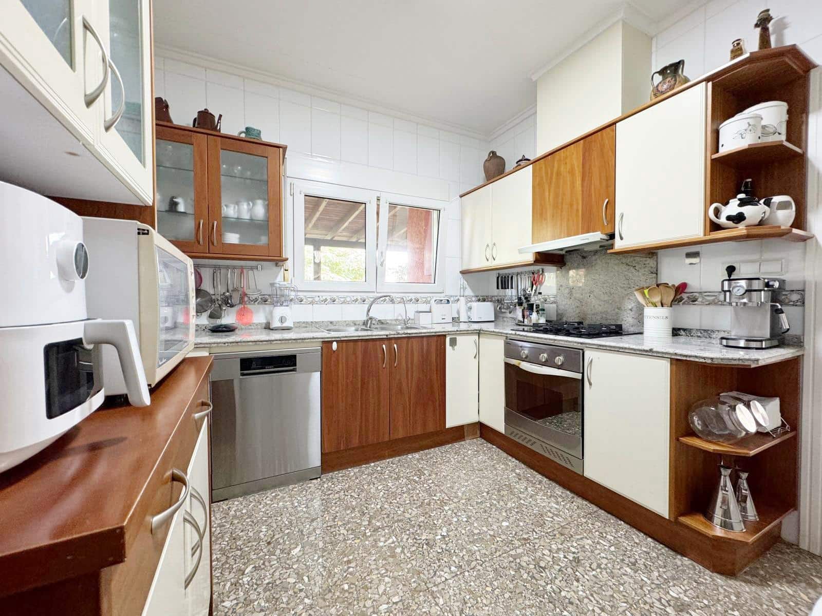 7 bedroom Villa for sale in Denia with pool garage - € 1,395,000 (Ref: 8627021)