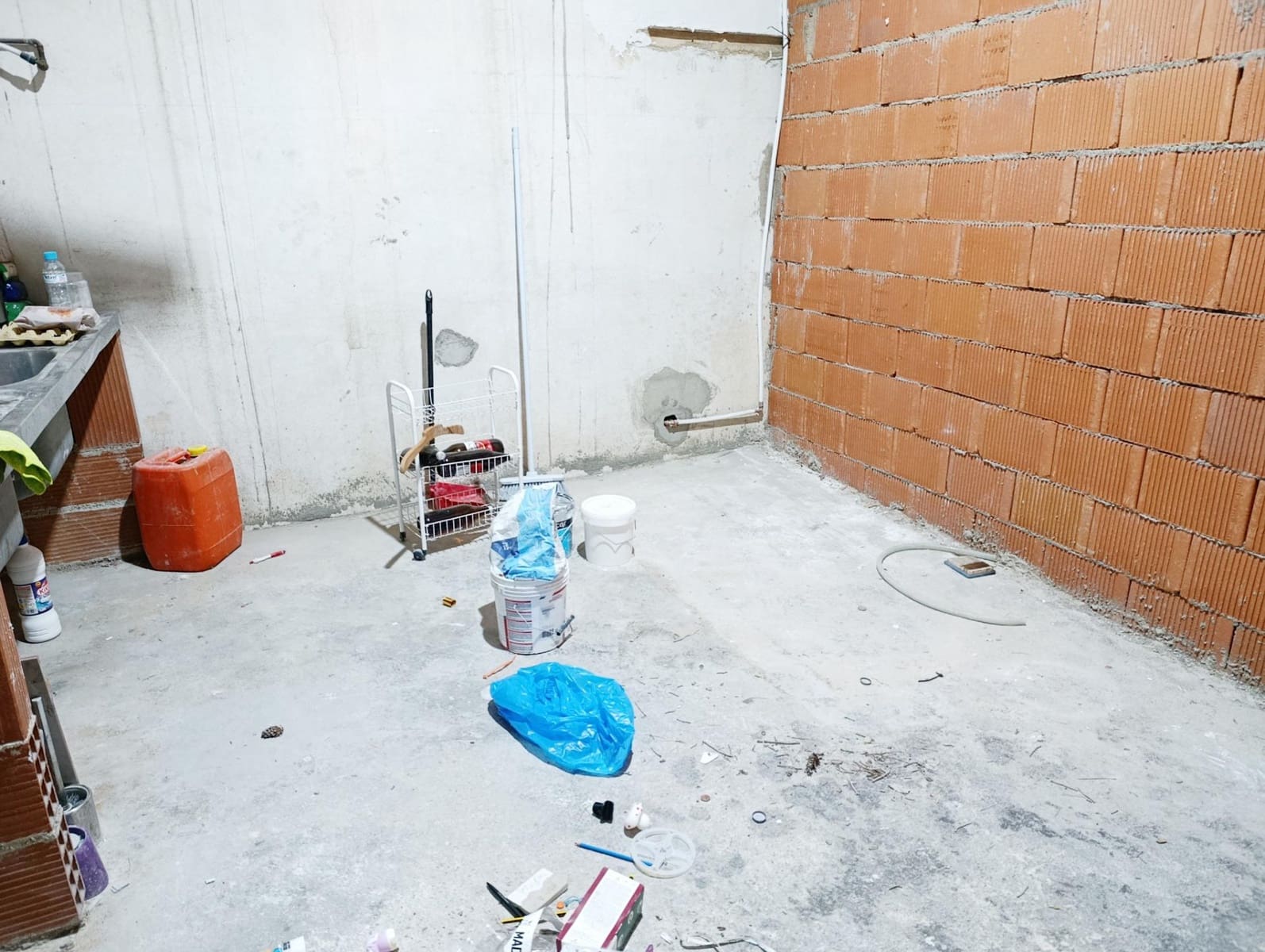 Commercieel te huur in Denia - € 1.100 (Ref: 8735536)