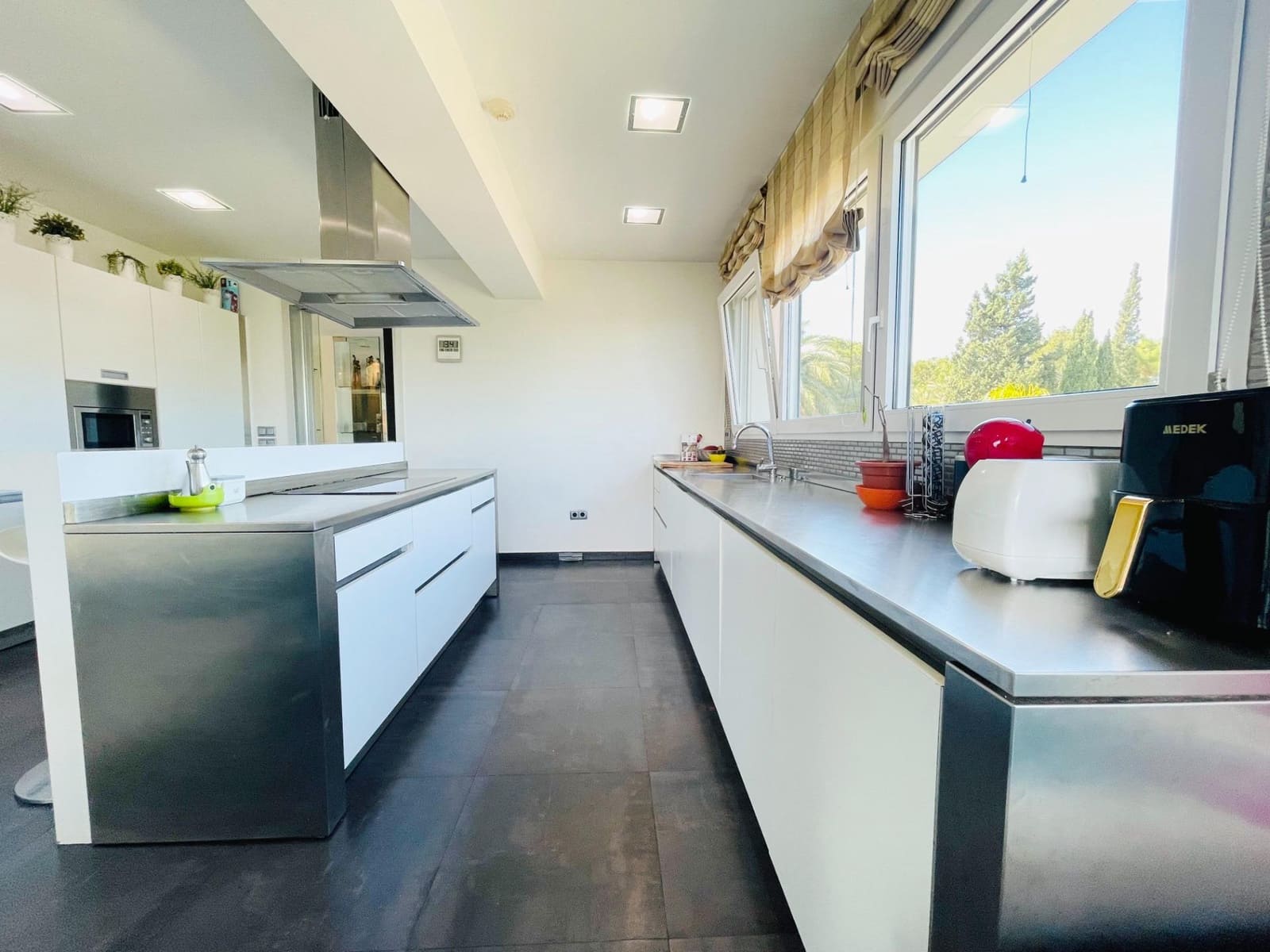 4 makuuhuone Huvila myytävänä paikassa Denia mukana uima-altaan 
autotalli - 1 450 000 € (Ref: 8874537)