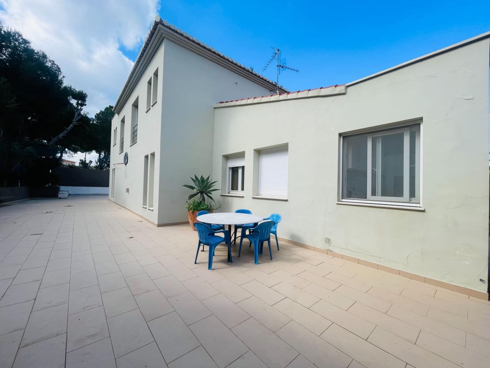 4 bedroom Villa for sale in Denia with pool garage - € 1,450,000 (Ref: 8874537)