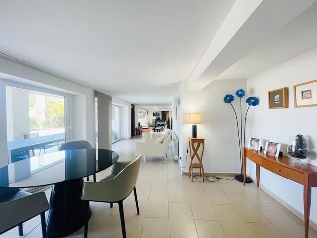 Chalet de 4 habitaciones en Dénia en venta con piscina garaje - 1.450.000 € (Ref: 8874537)
