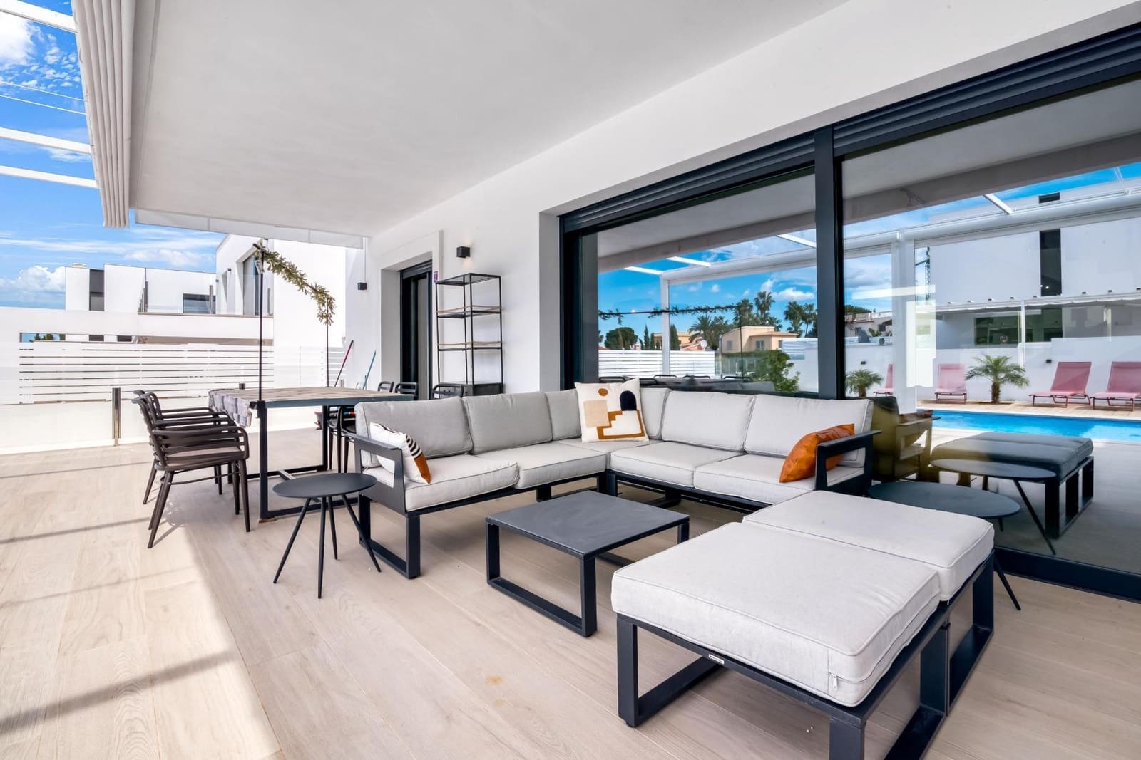 3 bedroom Villa for sale in Denia with pool garage - € 870,000 (Ref: 8888176)