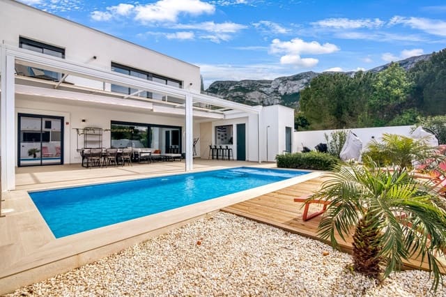 3 Zimmer Villa zu verkaufen in Dénia mit Pool Garage - 798.000 € (Ref: 8888176)