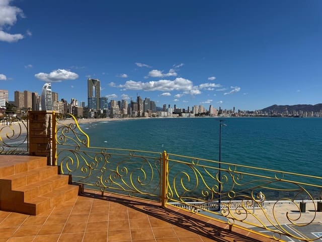 5 makuuhuone Huvila myytävänä paikassa Poniente, Benidorm mukana 
autotalli - 2 650 000 € (Ref: 8894858)