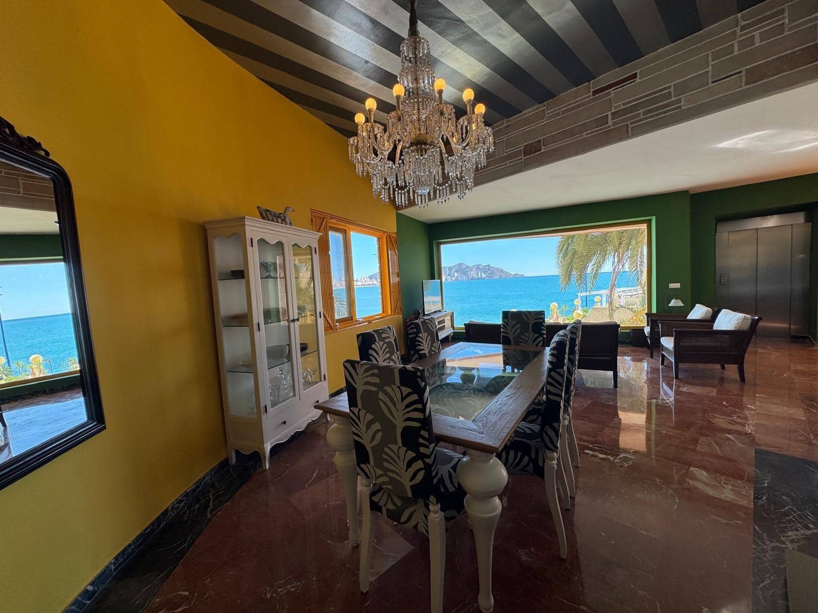 5 makuuhuone Huvila myytävänä paikassa Benidorm mukana 
autotalli - 2 495 000 € (Ref: 8894858)