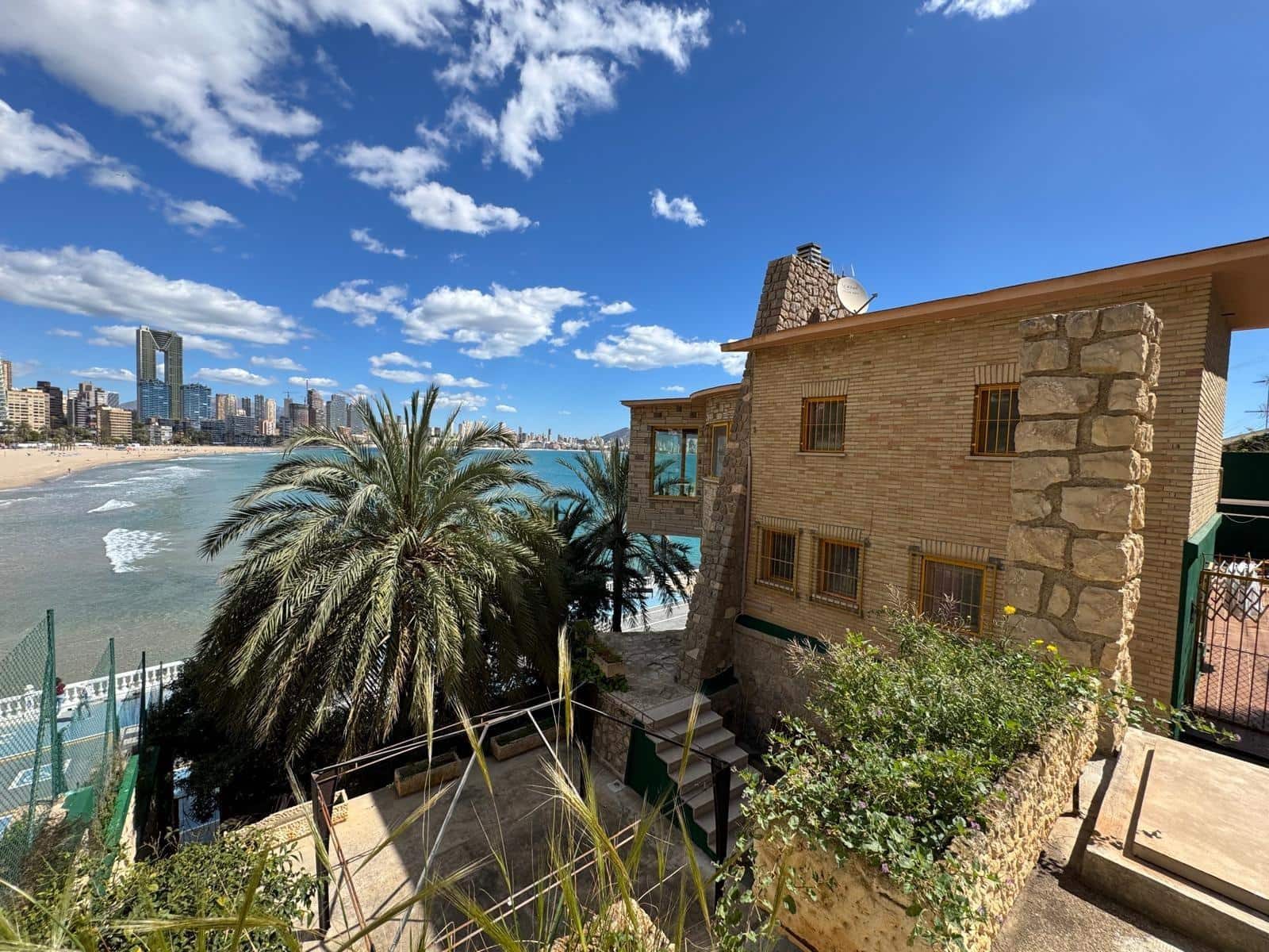 5 sypialnia Willa na sprzedaż w Benidorm z garażem - 2 495 000 € (Ref: 8894858)