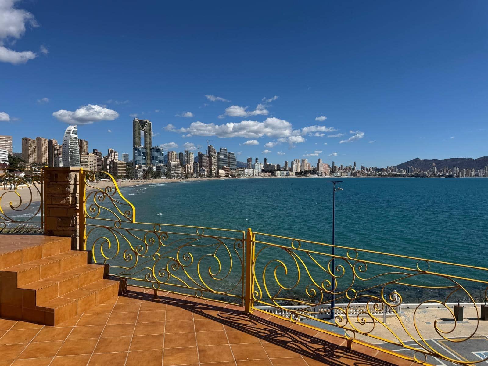 Chalet de 5 habitaciones en Benidorm en venta con garaje - 2.495.000 € (Ref: 8894858)