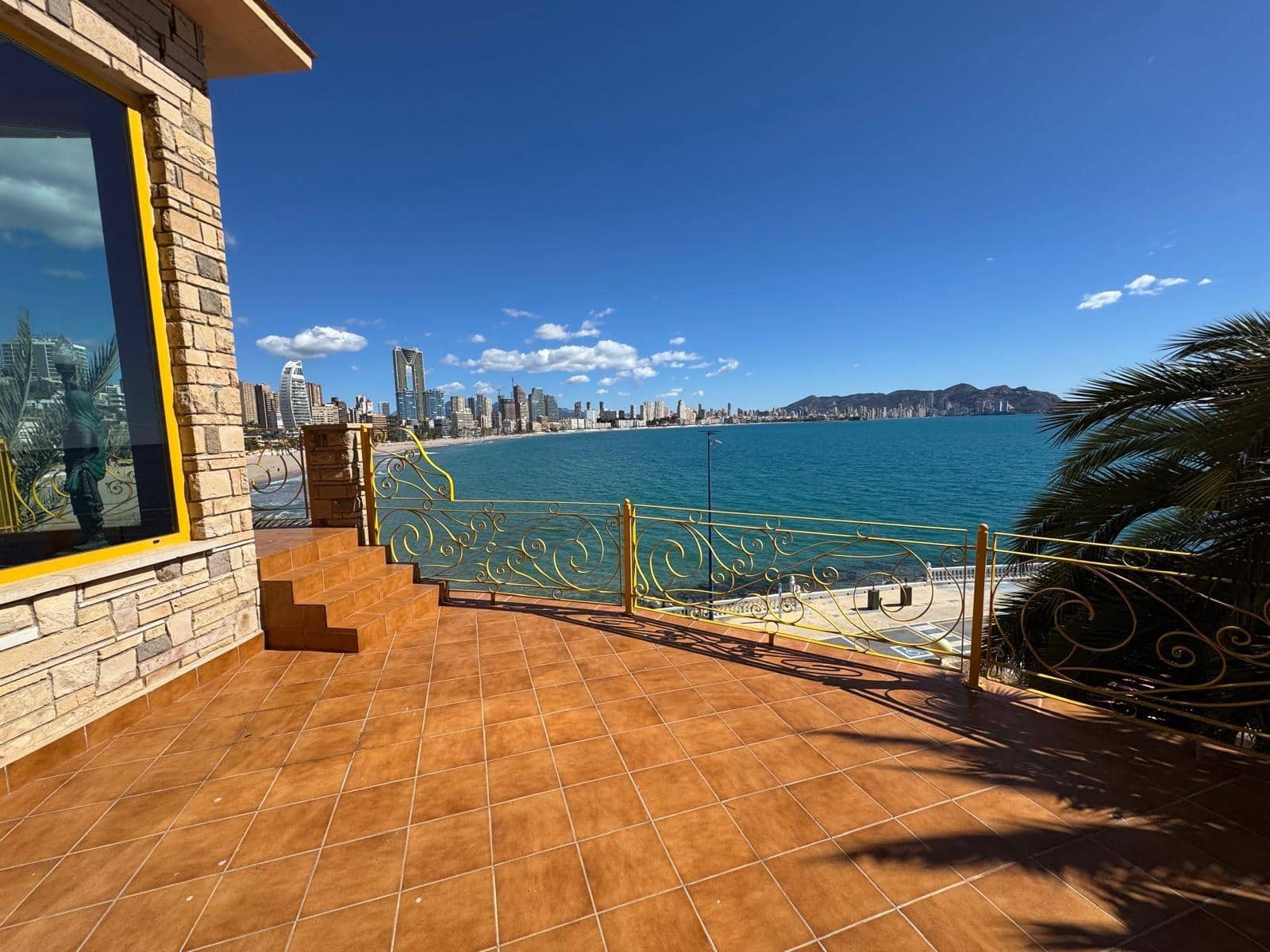 5 bedroom Villa for sale in Benidorm with garage - € 1,990,000 (Ref: 8894858)