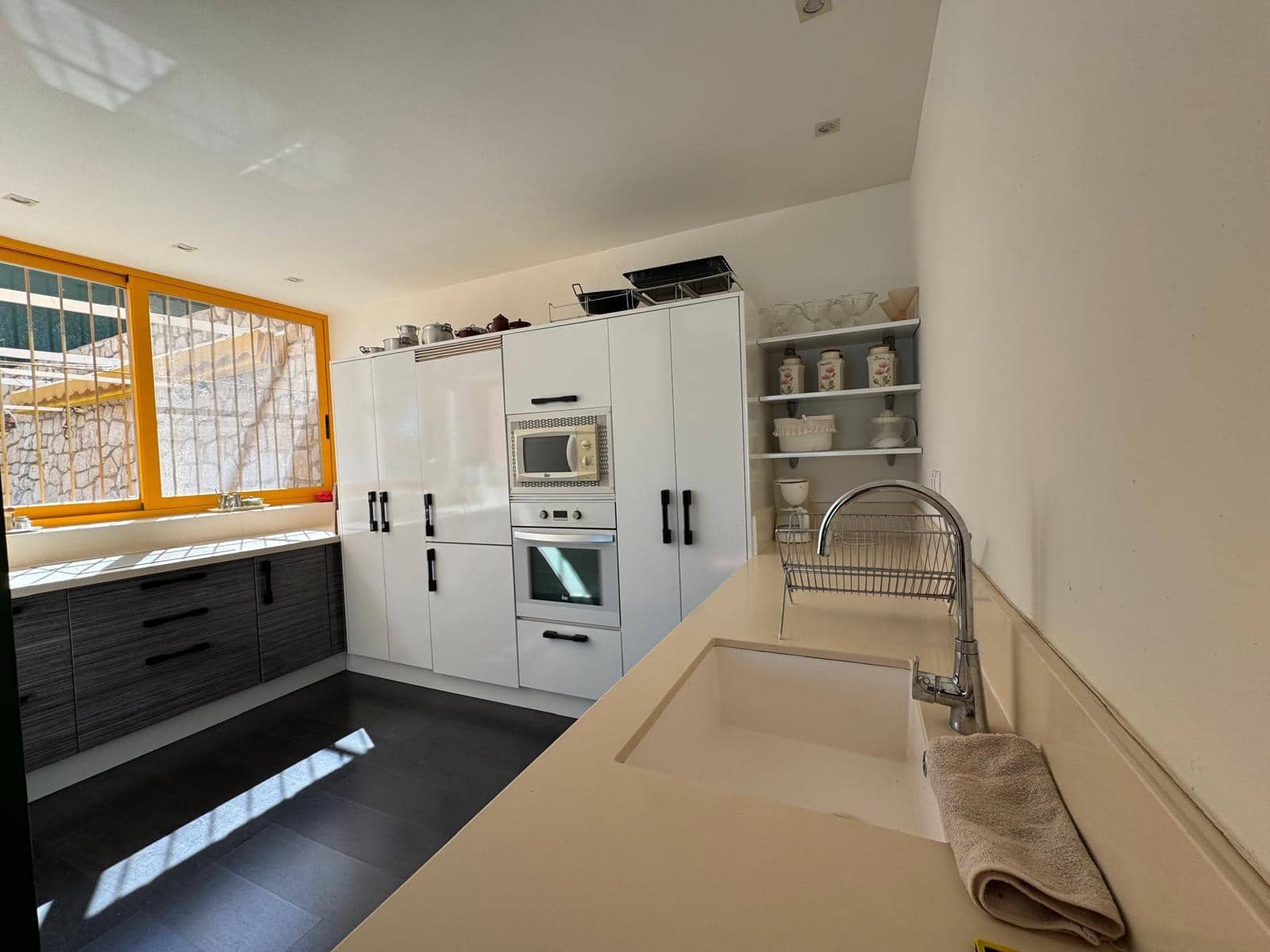 5 bedroom Villa for sale in Benidorm with garage - € 1,990,000 (Ref: 8894858)