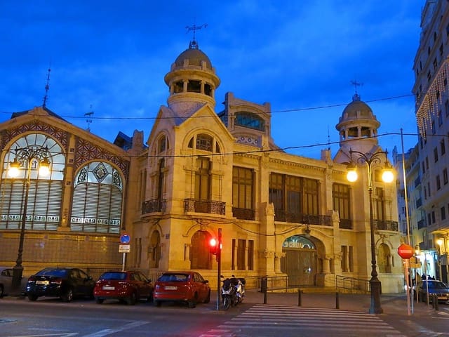 Byhus til salg i Ciutat Vella, Valencia by - € 750.000 (Ref: 8895340)