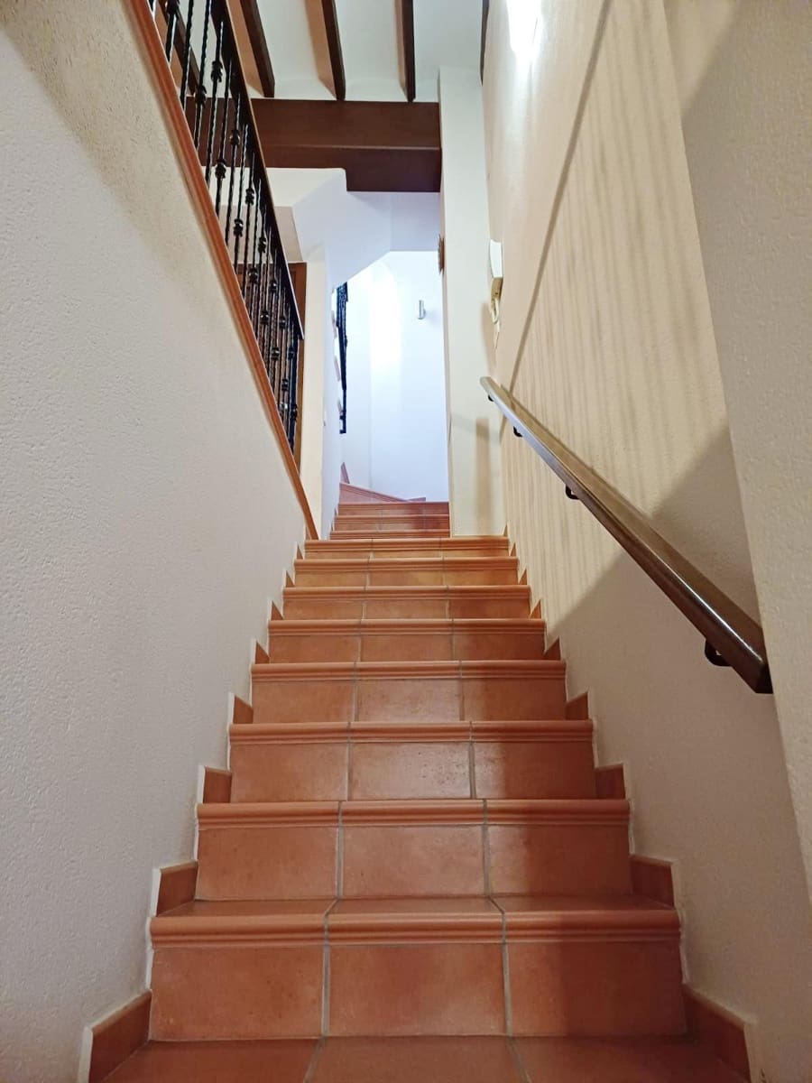 4 sovrum Lägenhet till salu i Denia - 456 000 € (Ref: 8950475)