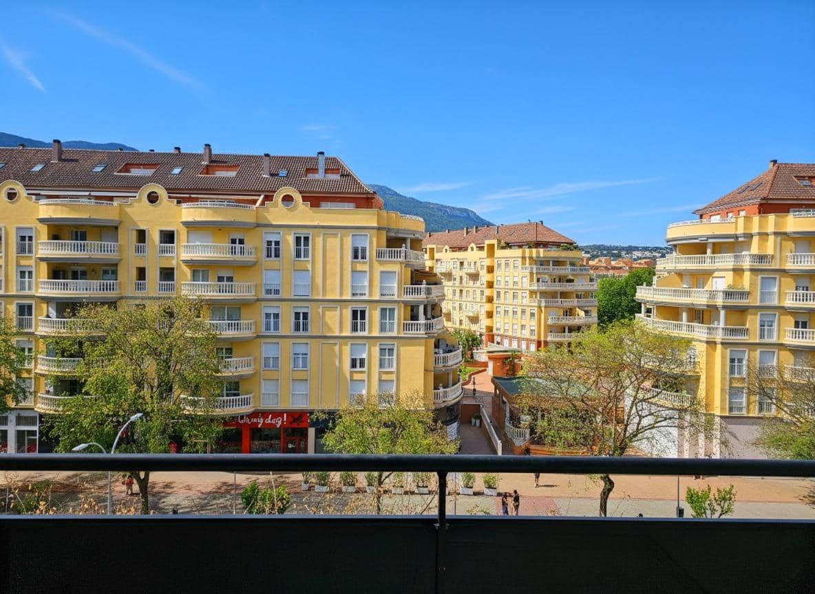 3 bedroom Flat for sale in Denia with garage - € 269,000 (Ref: 8979322)