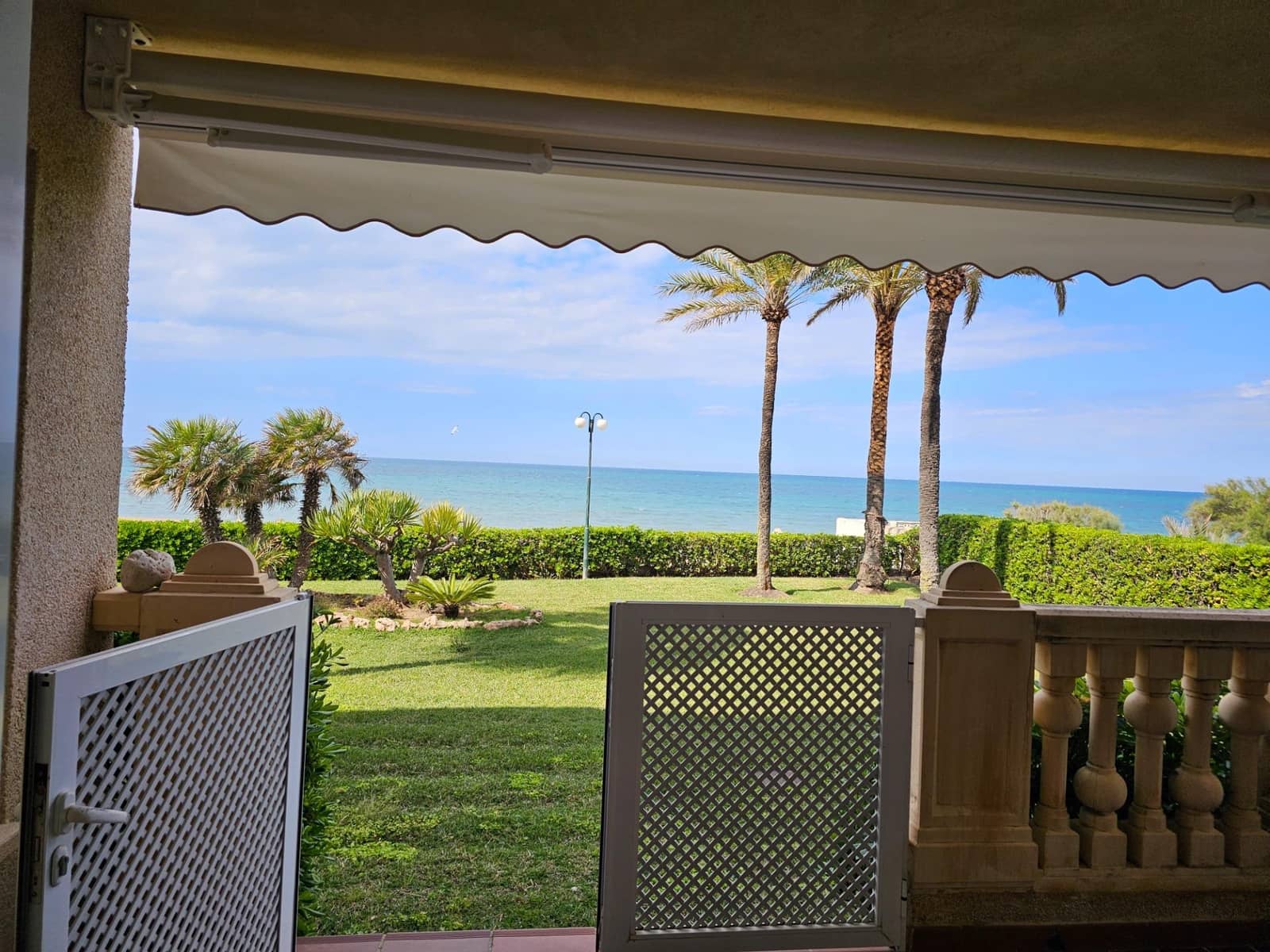 2 bedroom Apartment for rent in Denia with pool - € 900 (Ref: 8982492)