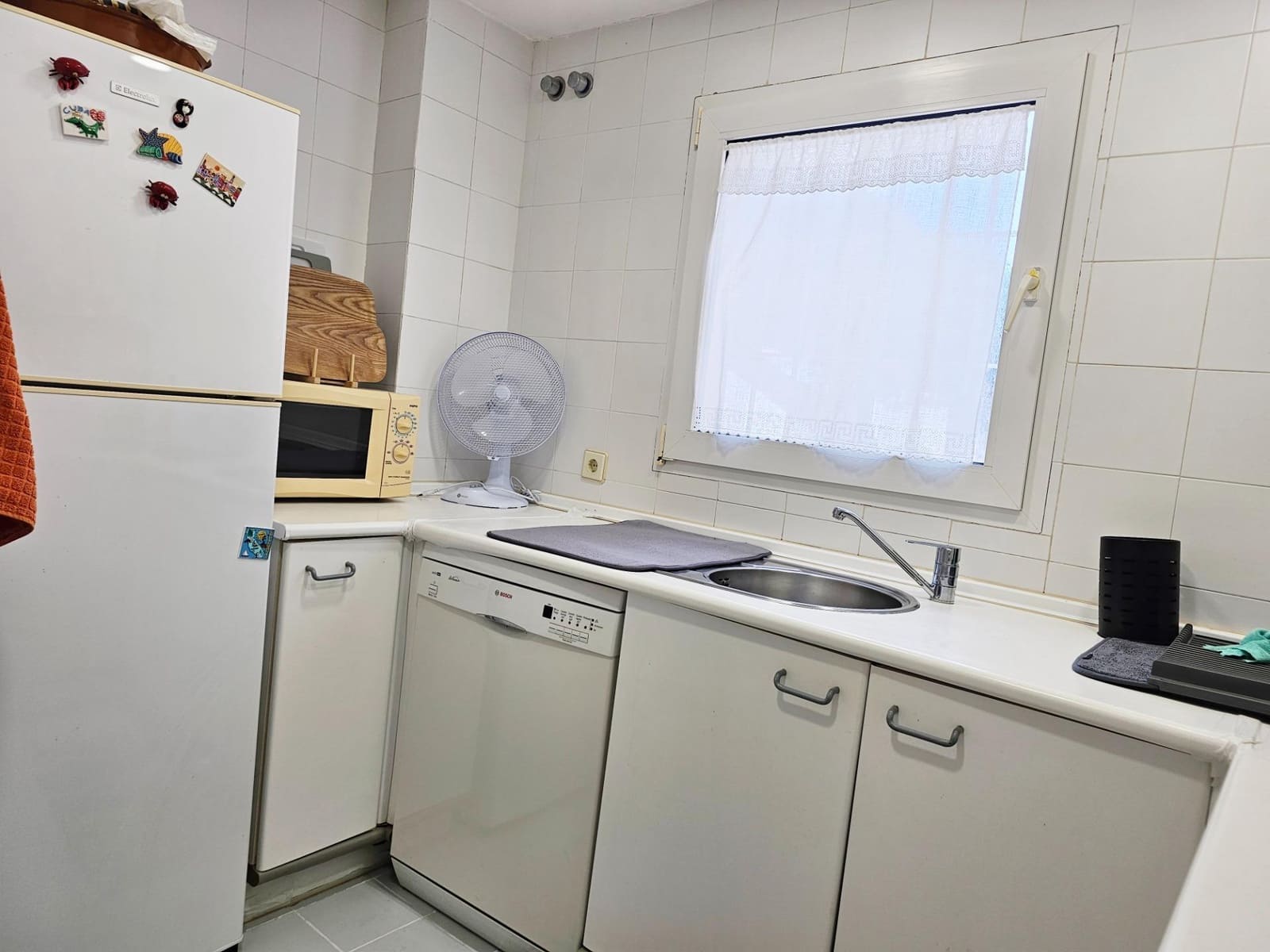 Apartamento de 2 habitaciones en Dénia en alquiler con piscina garaje - 850 € (Ref: 8982492)