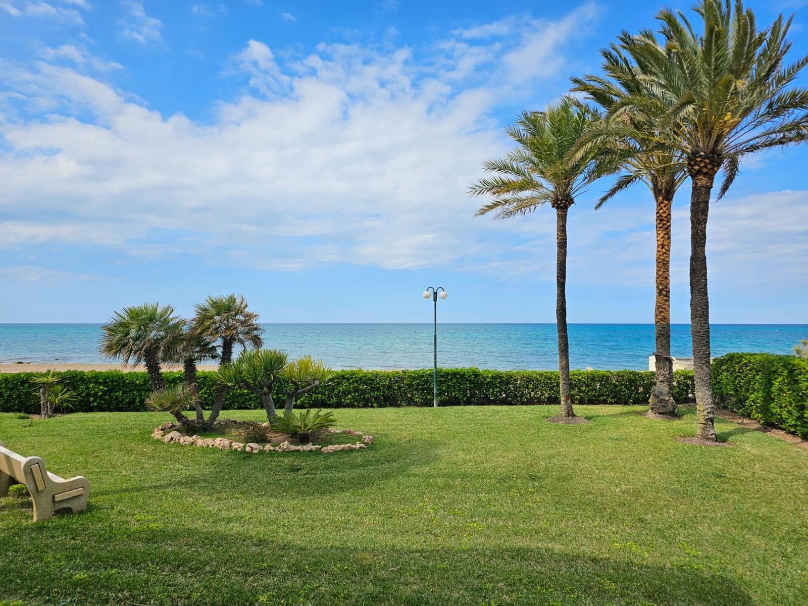 Apartamento de 2 habitaciones en Dénia en alquiler con piscina garaje - 850 € (Ref: 8982492)