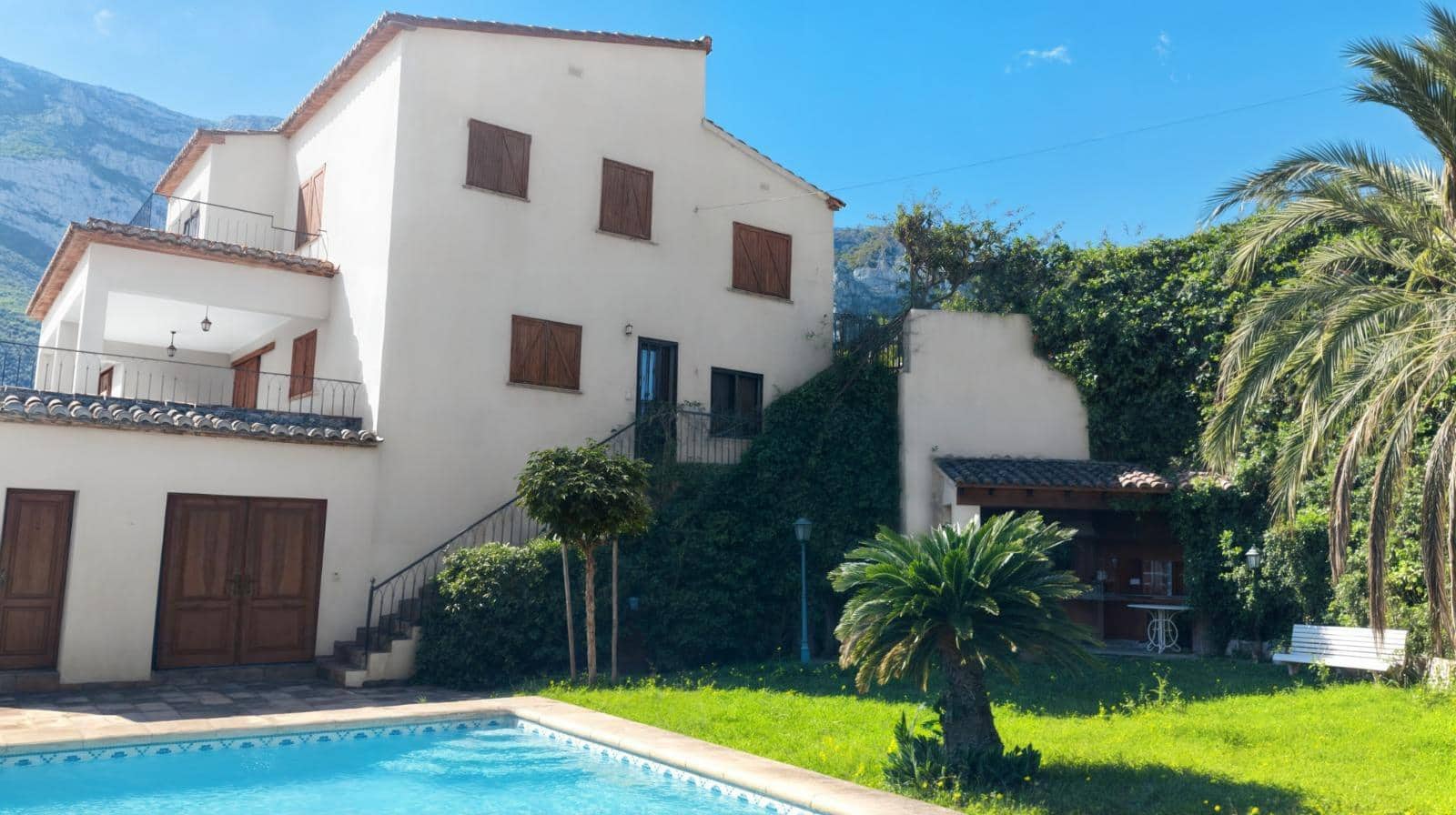 7 bedroom Villa for sale in Denia with pool garage - € 1,450,000 (Ref: 8993932)