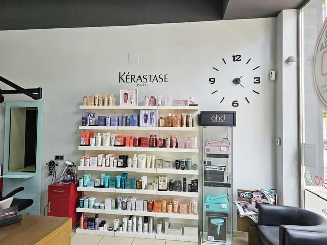 Yritys vuokrattavana paikassa El Puerto, Dénia - 1 000 € (Ref: 9007253)