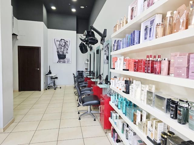 Yritys vuokrattavana paikassa El Puerto, Dénia - 1 000 € (Ref: 9007253)