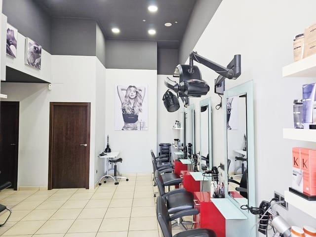 Yritys vuokrattavana paikassa El Puerto, Dénia - 1 000 € (Ref: 9007253)