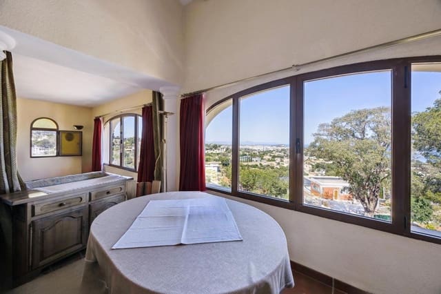 Chalet de 2 habitaciones en El Montgó, Dénia en venta con piscina garaje - 785.000 € (Ref: 9049009)