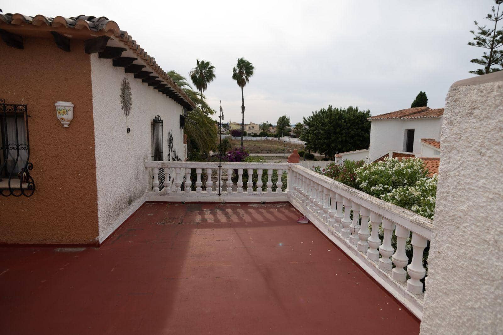 5 bedroom Villa for sale in Els Poblets with pool garage - € 845,000 (Ref: 9085405)