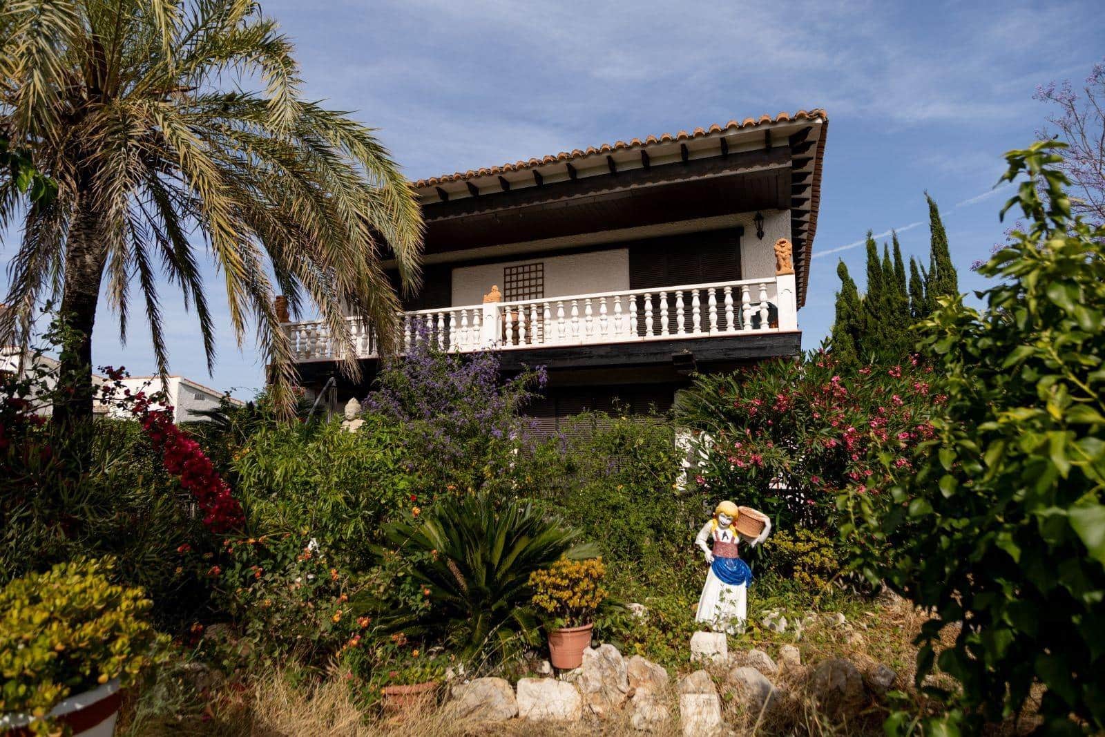 5 bedroom Villa for sale in Els Poblets with pool garage - € 845,000 (Ref: 9085405)