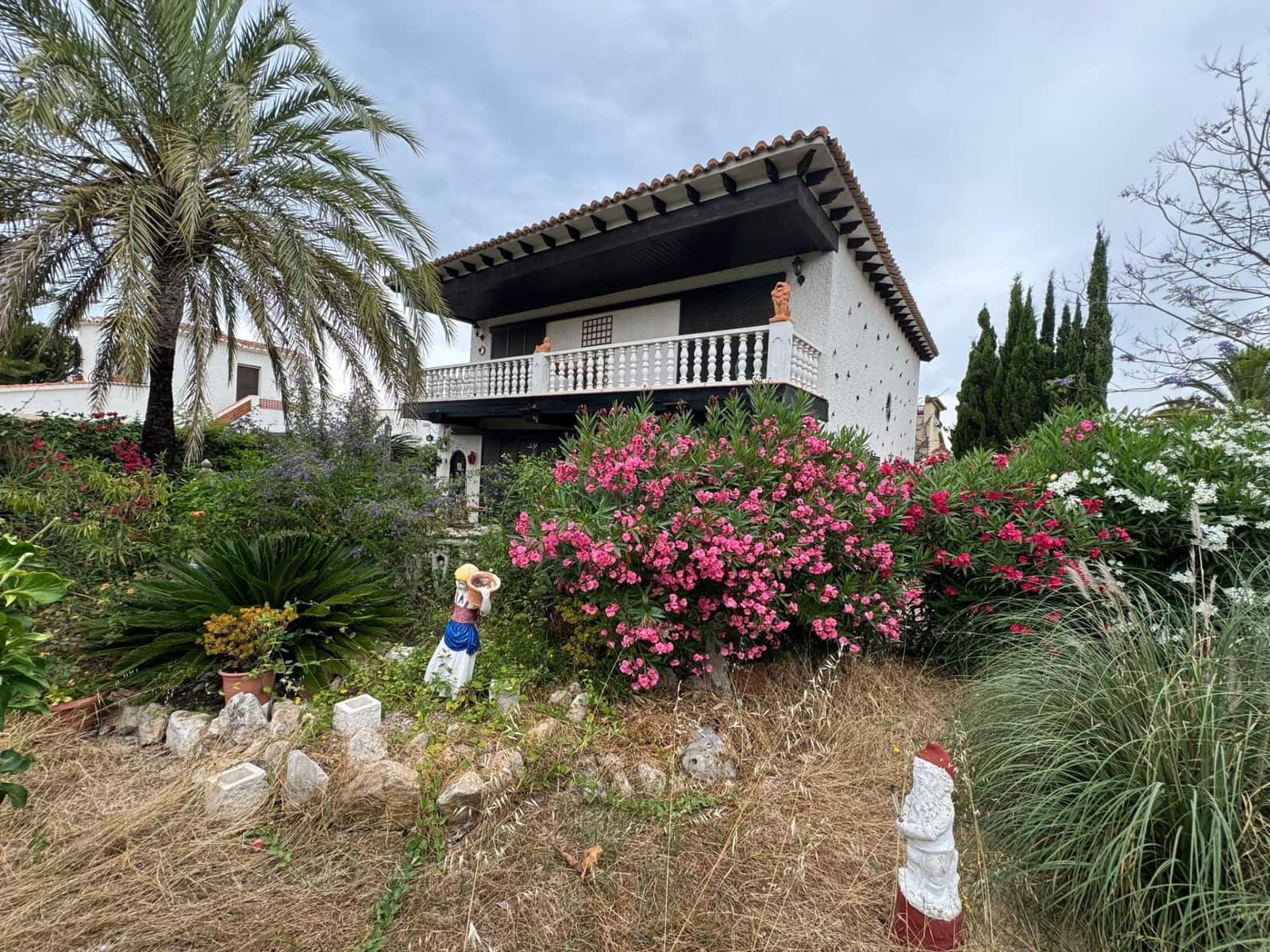 5 bedroom Villa for sale in Els Poblets with pool garage - € 845,000 (Ref: 9085405)