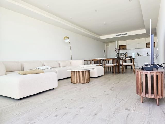 Appartement de 3 chambres à louer à La Sella avec piscine - 2 500 € (Ref: 9089937)