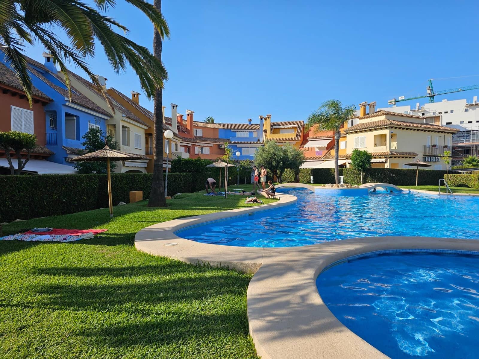 4 soveværelse Rækkehus til salg i Denia med swimmingpool - € 469.000 (Ref: 9106636)