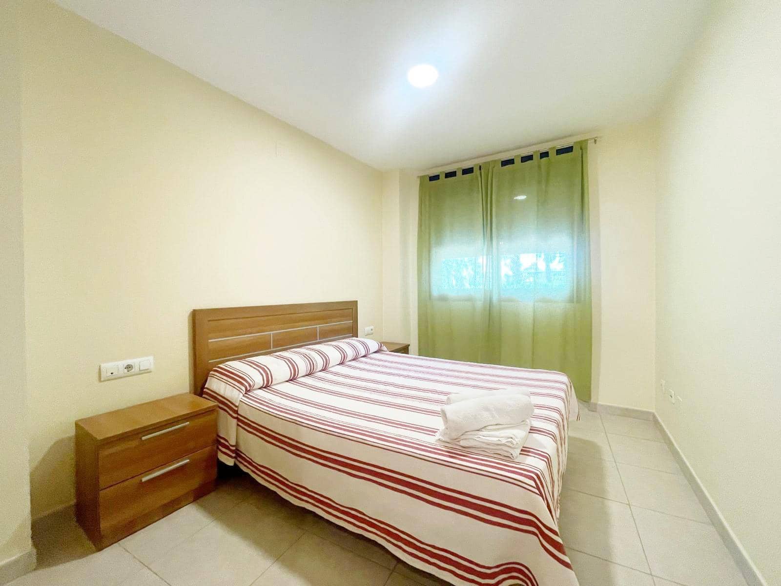 2 slaapkamer Appartement te huur in Denia met zwembad - € 850 (Ref: 9134602)