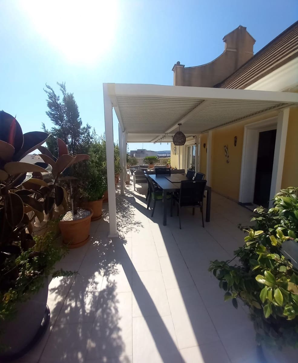 3 slaapkamer Penthouse te koop in Denia met zwembad - € 570.000 (Ref: 9141732)