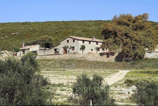 6 soveværelse Finca/Landehus til salg i Enguera med swimmingpool garage - € 1.100.000 (Ref: 9141733)