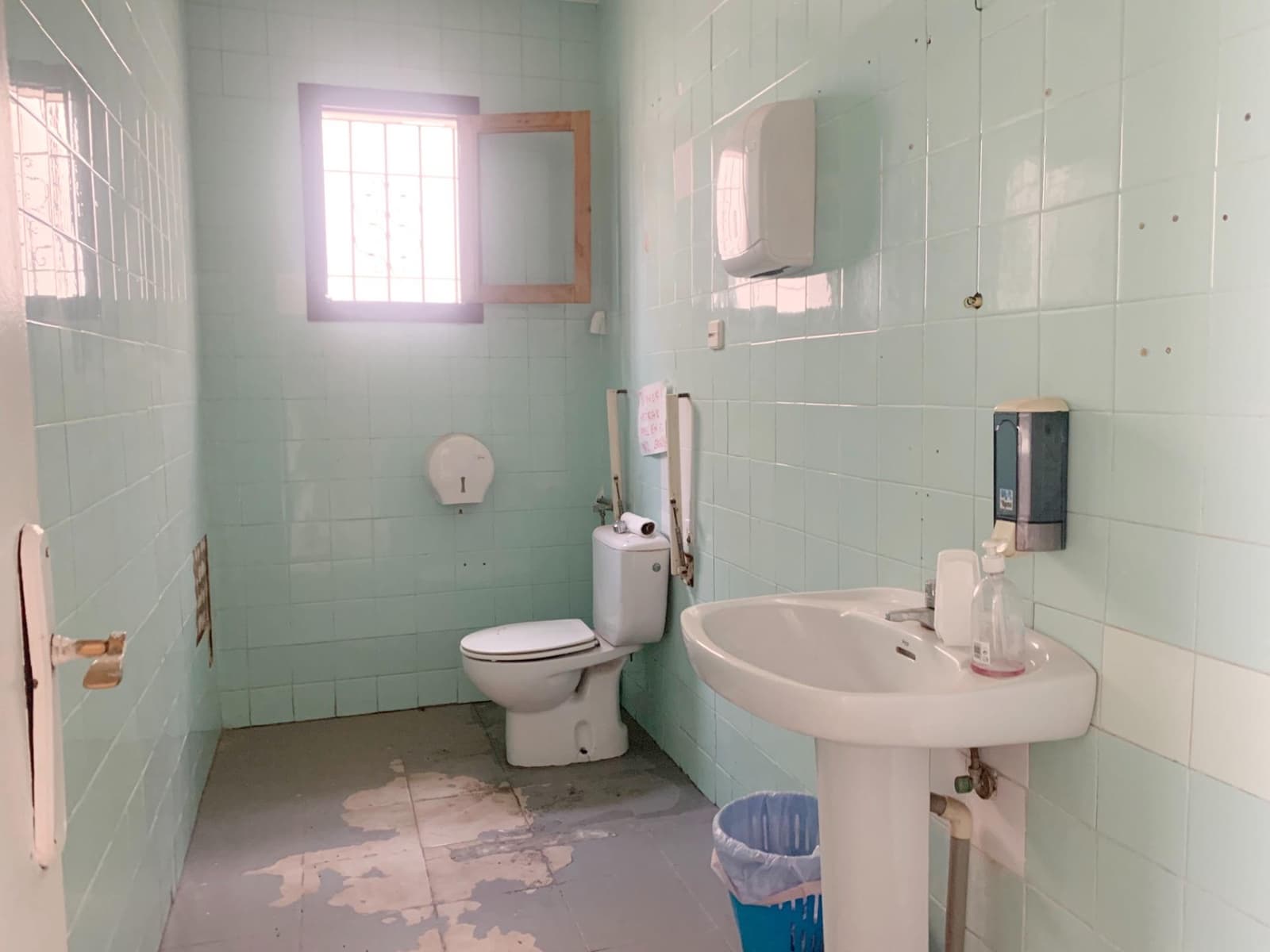 13 bedroom Commercial for sale in Ondara - € 1,400,000 (Ref: 9152361)