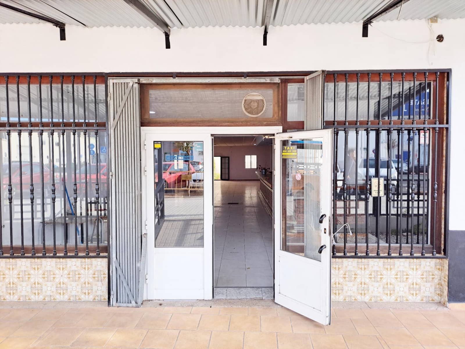 13 bedroom Commercial for sale in Ondara - € 1,400,000 (Ref: 9152361)