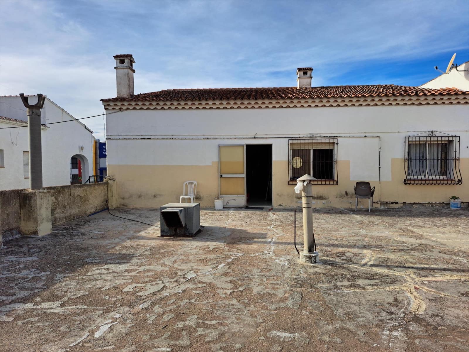 13 bedroom Commercial for sale in Ondara - € 1,400,000 (Ref: 9152361)