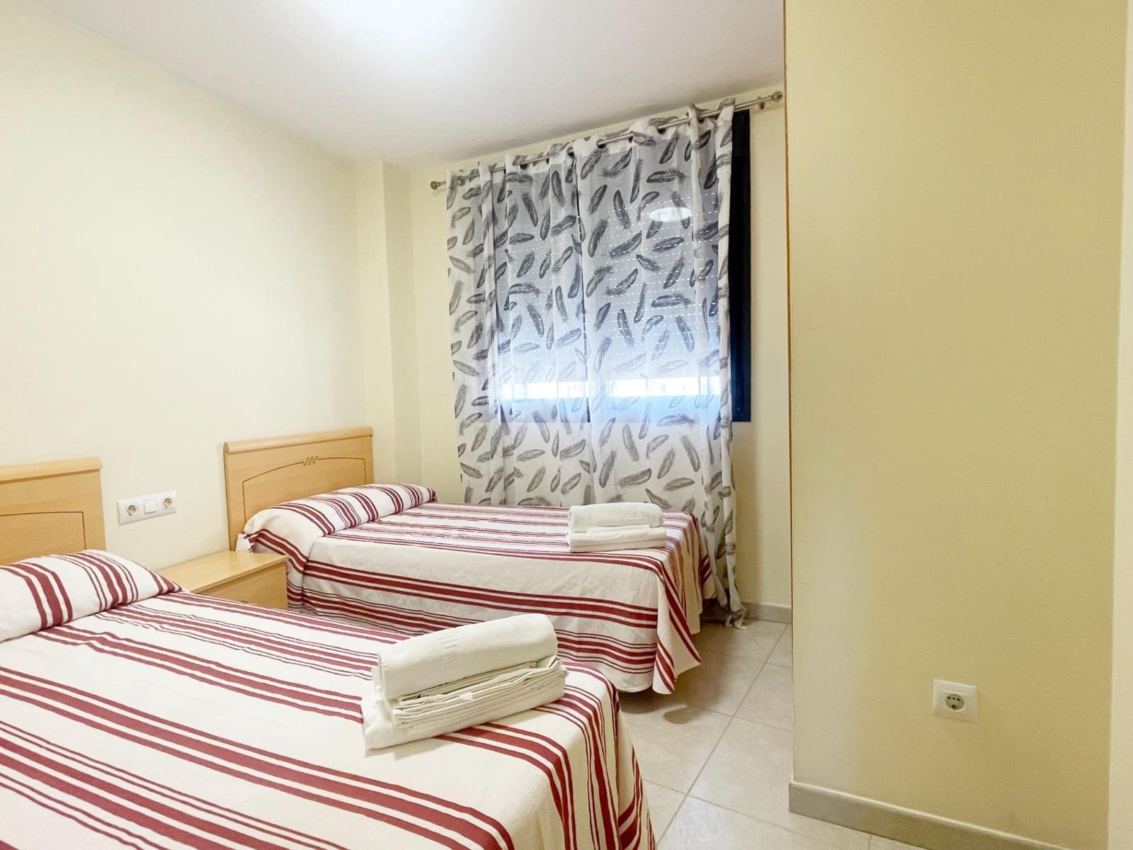 2 slaapkamer Appartement te huur in Denia met zwembad - € 850 (Ref: 9159619)