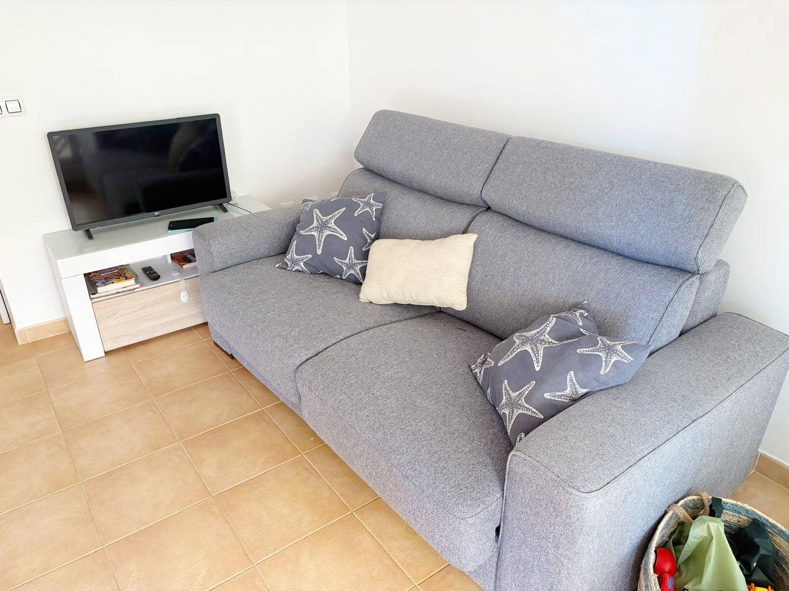 2 bedroom Apartment for rent in Denia with pool - € 750 (Ref: 9159620)