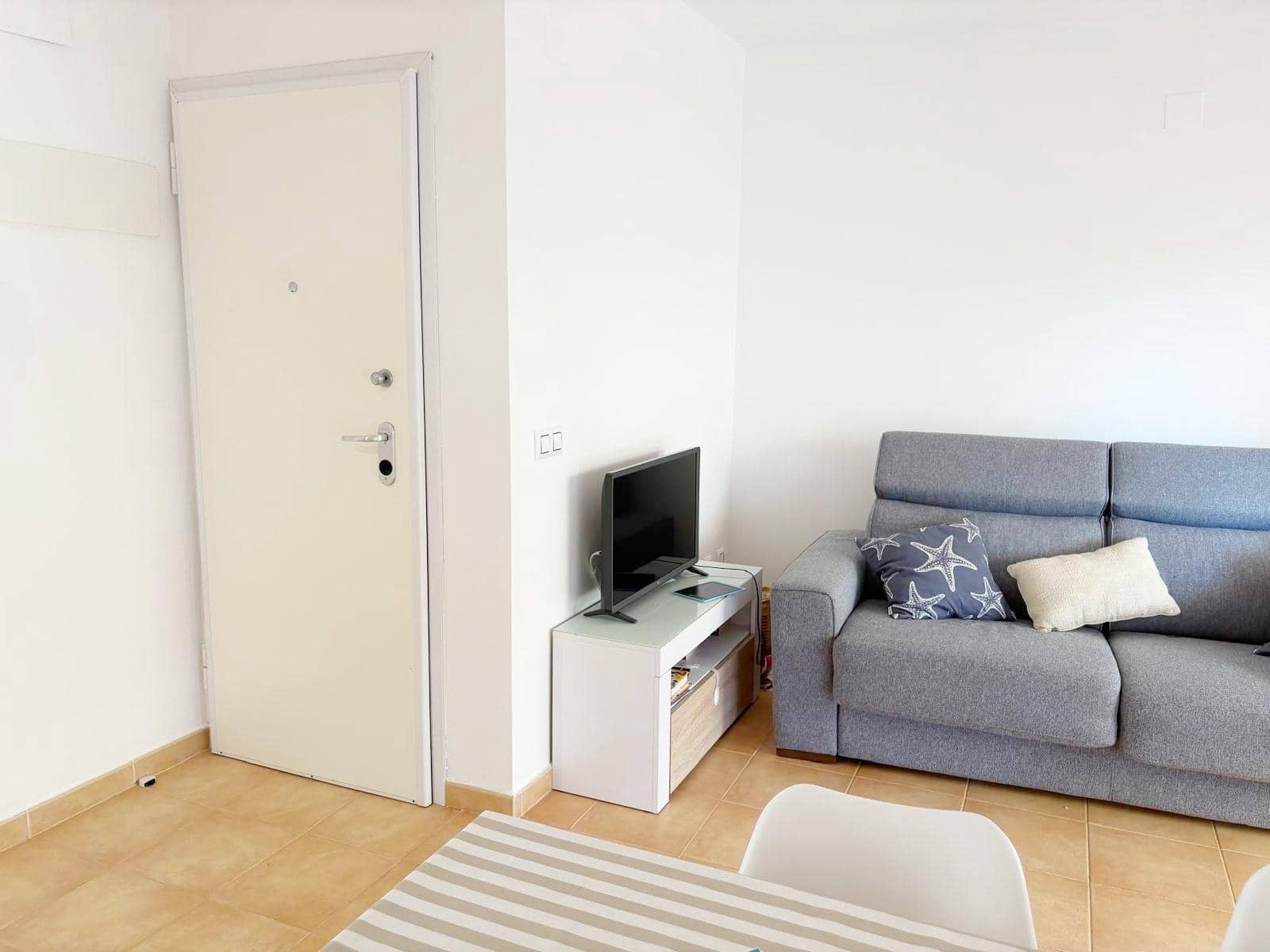 2 soveværelse Lejlighed til leje i Denia med swimmingpool - € 750 (Ref: 9159620)