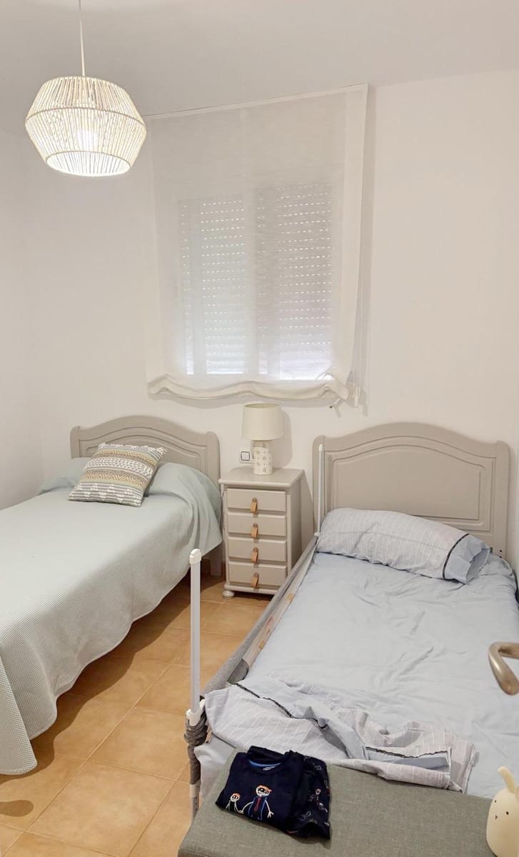 2 bedroom Apartment for rent in Denia with pool - € 750 (Ref: 9159620)