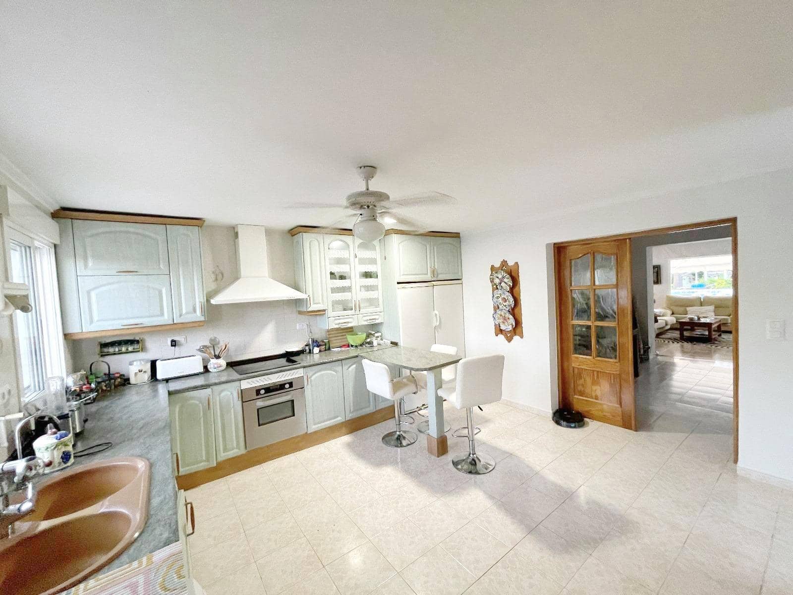 4 soveværelse Villa til salg i Oliva Nova med swimmingpool garage - € 740.000 (Ref: 9192508)