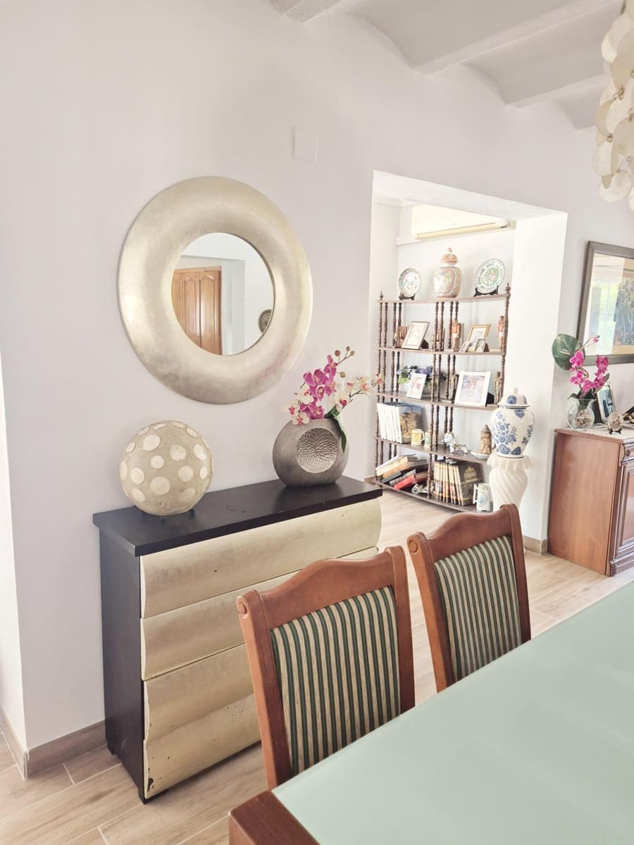 4 slaapkamer Villa te koop in Oliva Nova met zwembad garage - € 740.000 (Ref: 9192508)