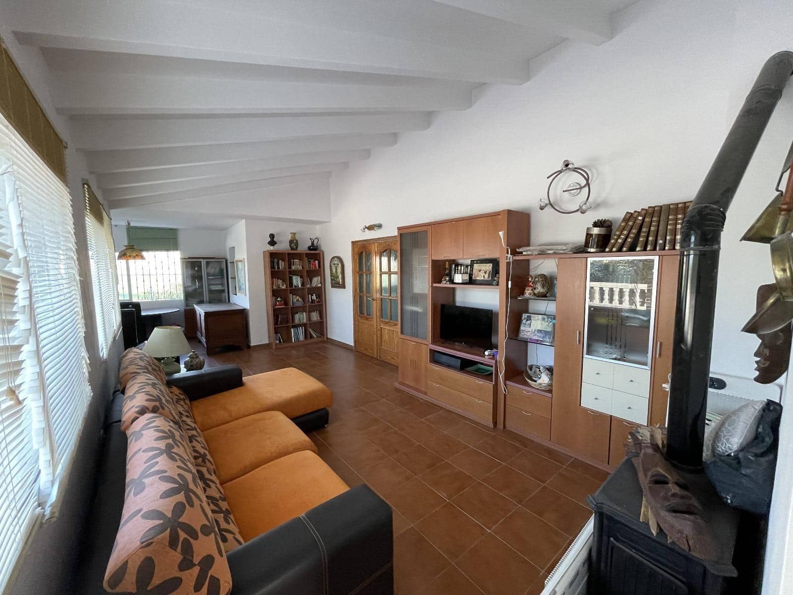 4 soverom Villa til salgs i Oliva Nova med svømmebasseng garasje - € 740 000 (Ref: 9192508)