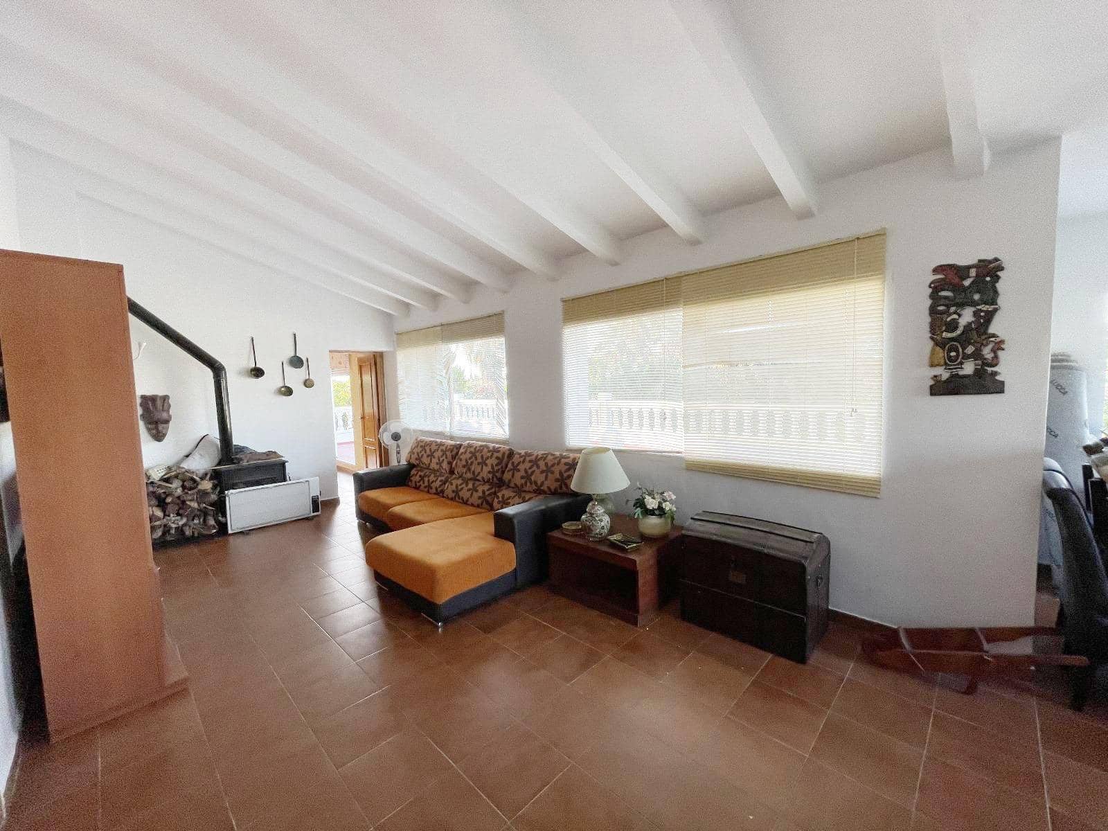 4 soverom Villa til salgs i Oliva Nova med svømmebasseng garasje - € 740 000 (Ref: 9192508)