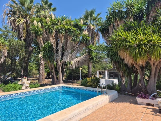 4 soverom Villa til salgs i Oliva Nova, Oliva med svømmebasseng garasje - € 740 000 (Ref: 9192508)