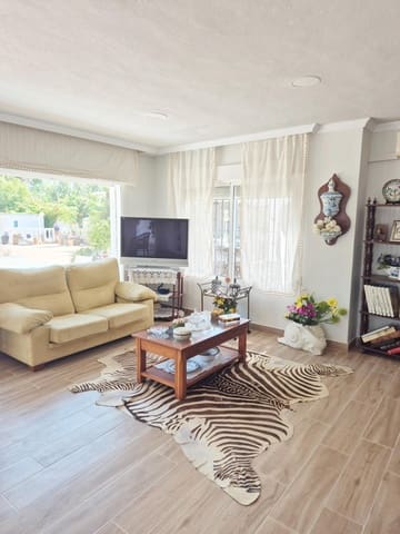 4 bedroom Villa for sale in Oliva Nova, Oliva with pool garage - € 800,000 (Ref: 9192508)