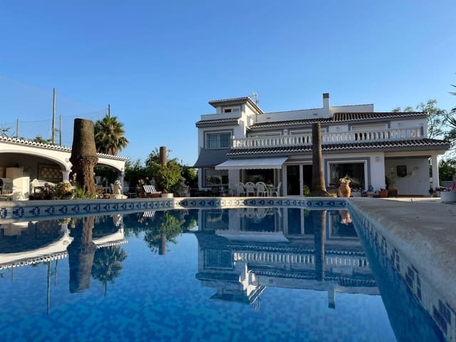 4 bedroom Villa for sale in Oliva Nova, Oliva with pool garage - € 800,000 (Ref: 9192508)