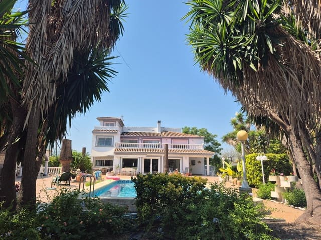 4 bedroom Villa for sale in Oliva Nova, Oliva with pool garage - € 800,000 (Ref: 9192508)