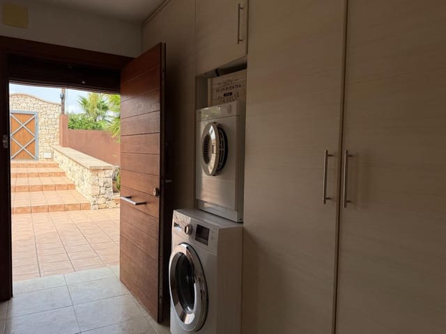 4 bedroom Villa for sale in Dénia with pool garage - € 1,200,000 (Ref: 9202571)